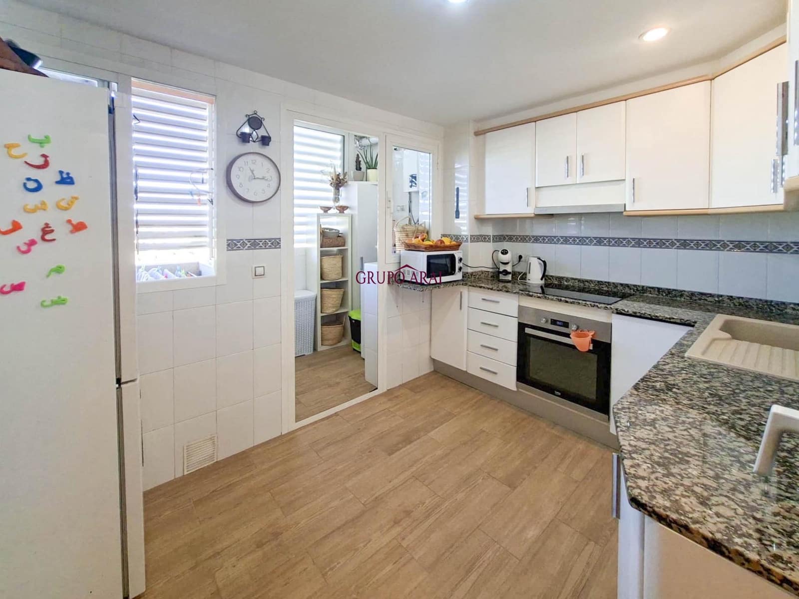 Piso de 3 habitaciones en Playa de San Juan en venta con piscina - 429.000 € (Ref: 9627782)