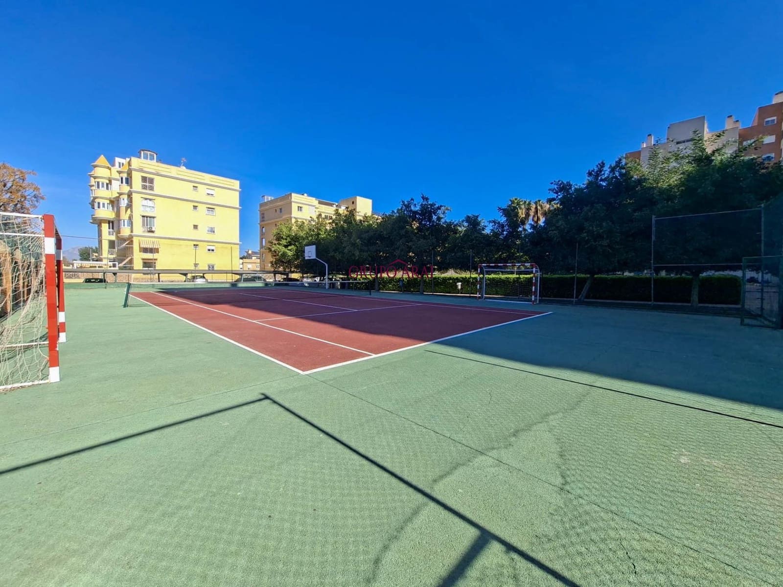 Piso de 3 habitaciones en Playa de San Juan en venta con piscina - 429.000 € (Ref: 9627782)