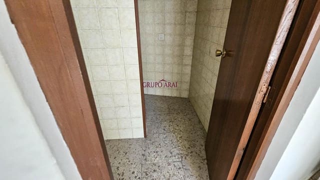 Kaupallinen myytävänä paikassa Carolinas Altas, Alicante kaupunki - 65 000 € (Ref: 9659579)