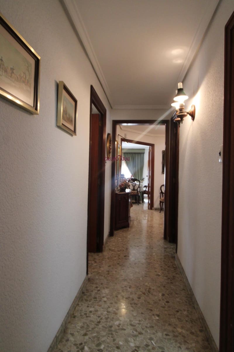 8 quarto Apartamento para venda em Elche / Elx - 399 000 € (Ref: 9690956)
