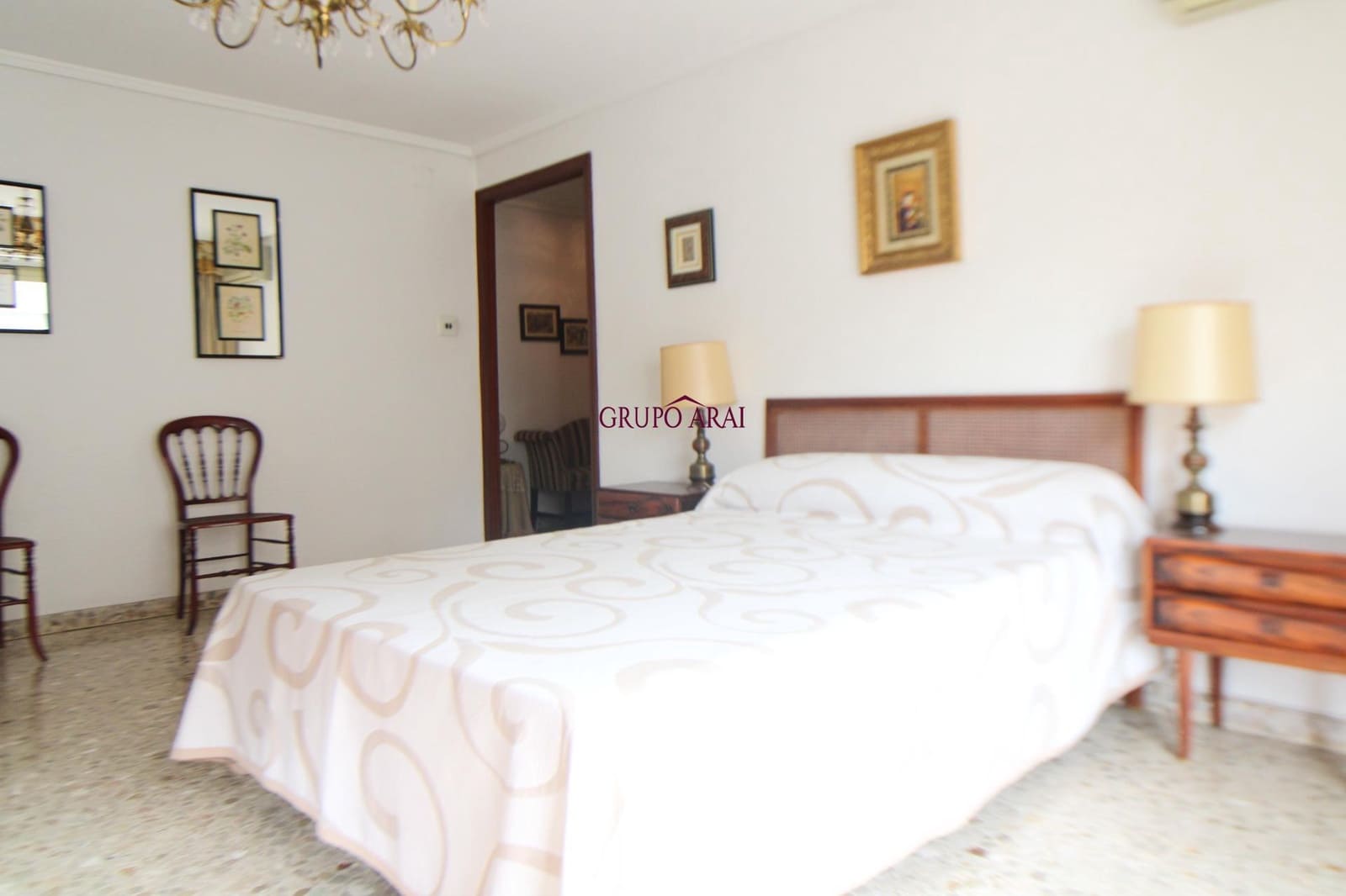 8 quarto Apartamento para venda em Elche / Elx - 399 000 € (Ref: 9690956)