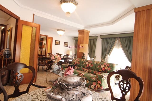 8 sovrum Lägenhet till salu i Elche / Elx - 399 000 € (Ref: 9690956)