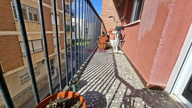 Piso de 4 habitaciones en Aspe en venta - 110.000 € (Ref: 9726788)