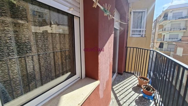Piso de 4 habitaciones en Aspe en venta - 110.000 € (Ref: 9726788)