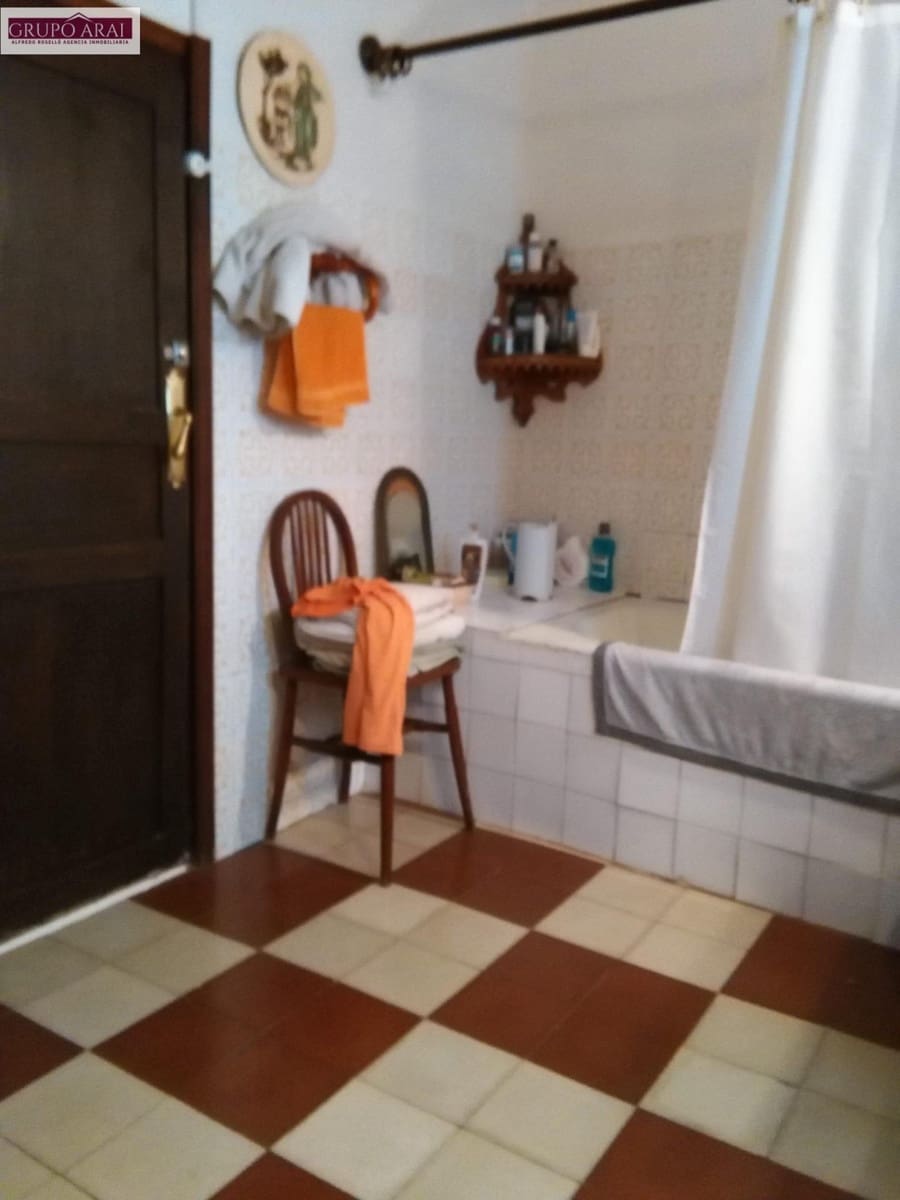 9 bedroom Villa for sale in Moralet - € 490,000 (Ref: 9732386)