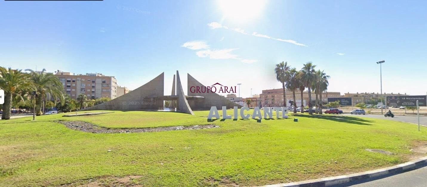 Garage zu verkaufen in Alicante / Alacant Stadt - 8.500 € (Ref: 9738960)