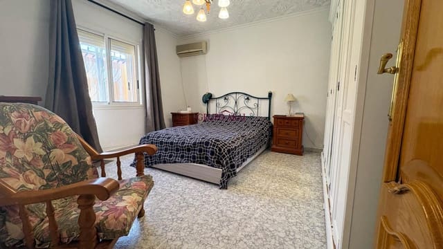 Chalet de 3 habitaciones en Rebolledo, Alicante / Alacant ciudad en venta con garaje - 250.000 € (Ref: 9738961)