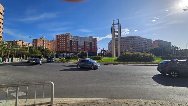 2 quarto Apartamento para venda em Alicante cidade - 288 000 € (Ref: 9741856)