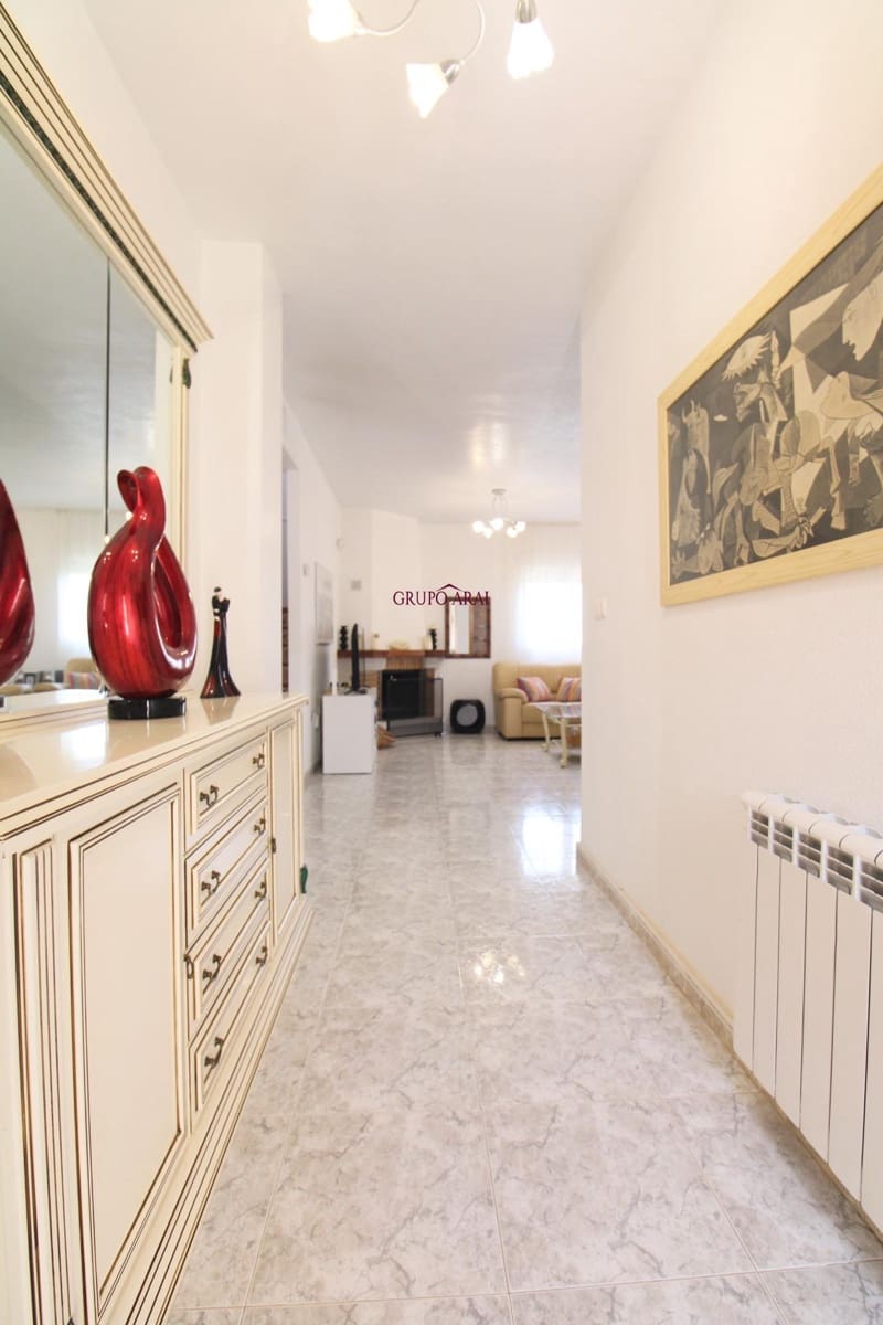 5 bedroom Villa for sale in Muchamiel / Mutxamel with garage - € 525,000 (Ref: 9788544)