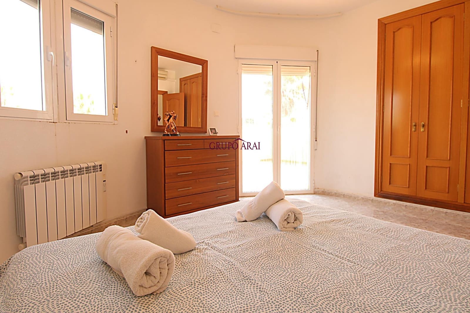 5 bedroom Villa for sale in Muchamiel / Mutxamel with garage - € 525,000 (Ref: 9788544)