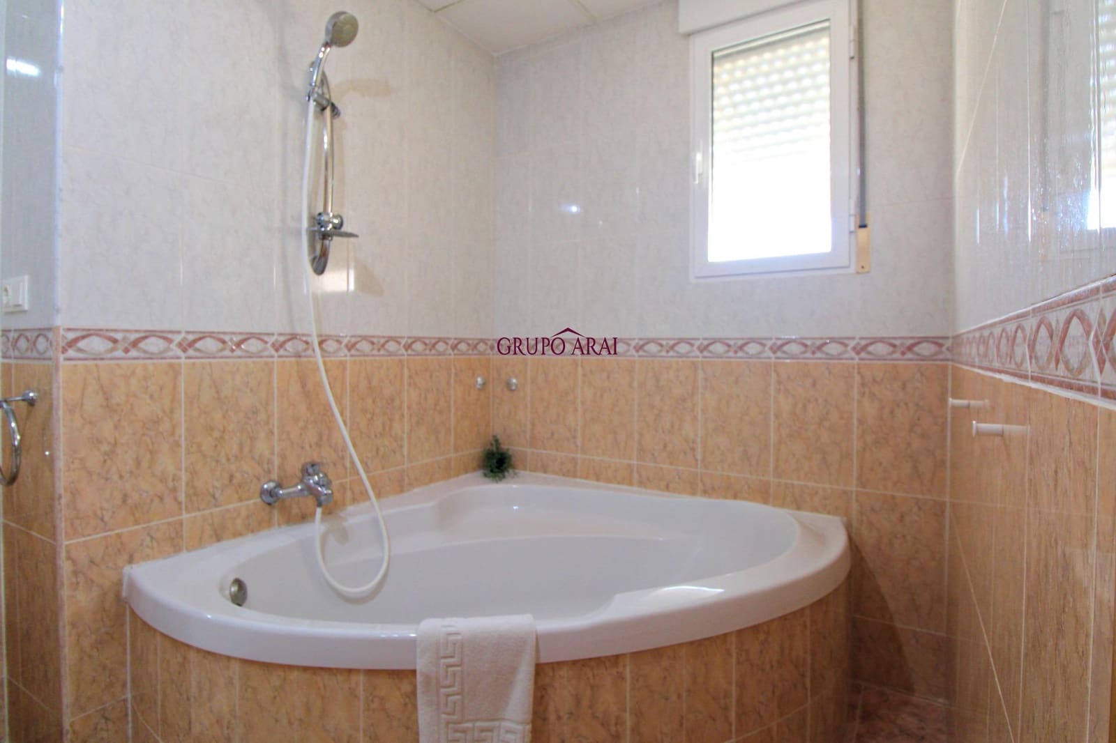5 bedroom Villa for sale in Muchamiel / Mutxamel with garage - € 525,000 (Ref: 9788544)