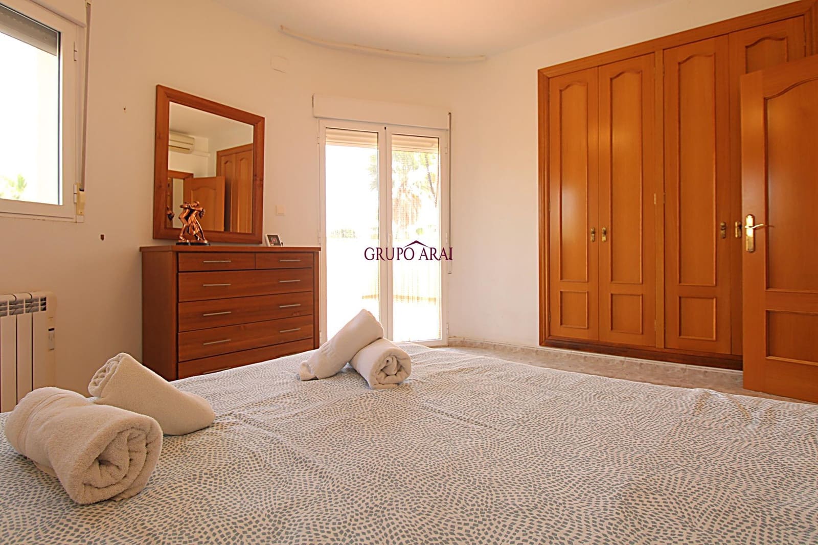 5 bedroom Villa for sale in Muchamiel / Mutxamel with garage - € 525,000 (Ref: 9788544)