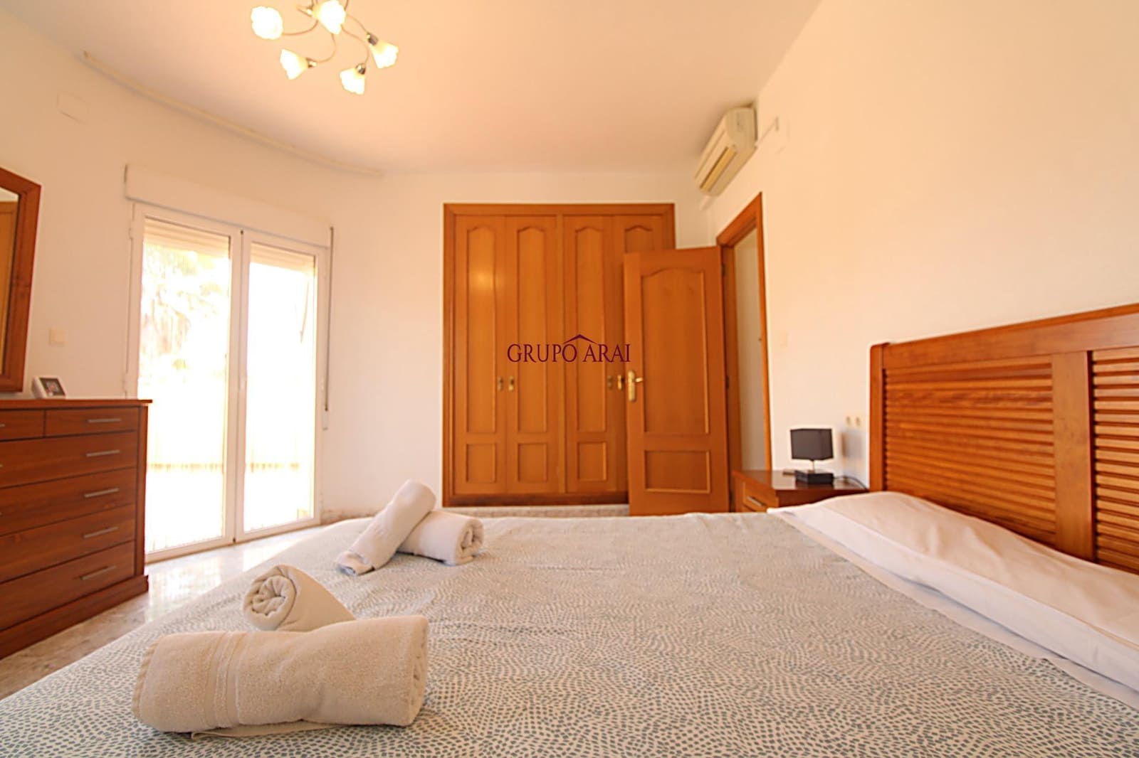 5 bedroom Villa for sale in Muchamiel / Mutxamel with garage - € 525,000 (Ref: 9788544)