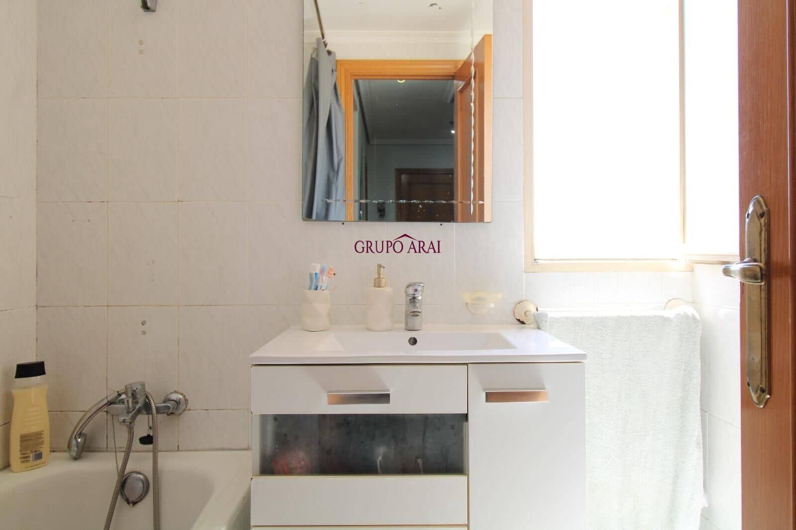 4 slaapkamer Flat te koop in Alicante stad met zwembad garage - € 240.000 (Ref: 9791219)