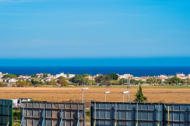 Ático de 2 habitaciones en Pilar de la Horadada en venta con piscina - 329.000 € (Ref: 9820353)