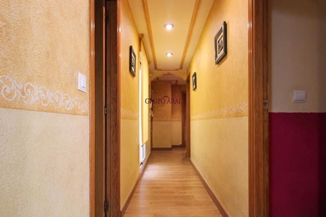 4 soveværelse Lejlighed til salg i Santo Domingo, Alicante by med garage - € 250.000 (Ref: 9822738)