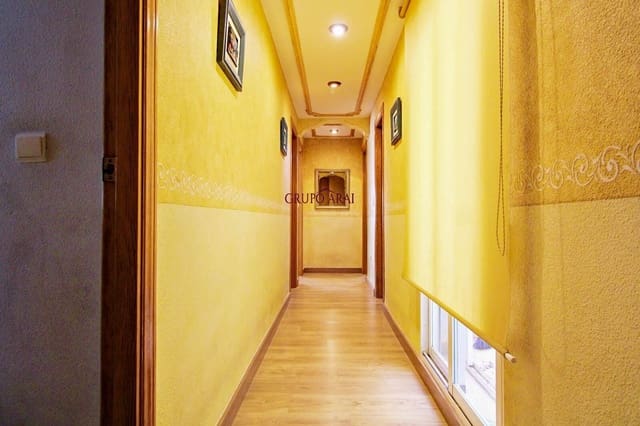 4 soveværelse Lejlighed til salg i Santo Domingo, Alicante by med garage - € 250.000 (Ref: 9822738)
