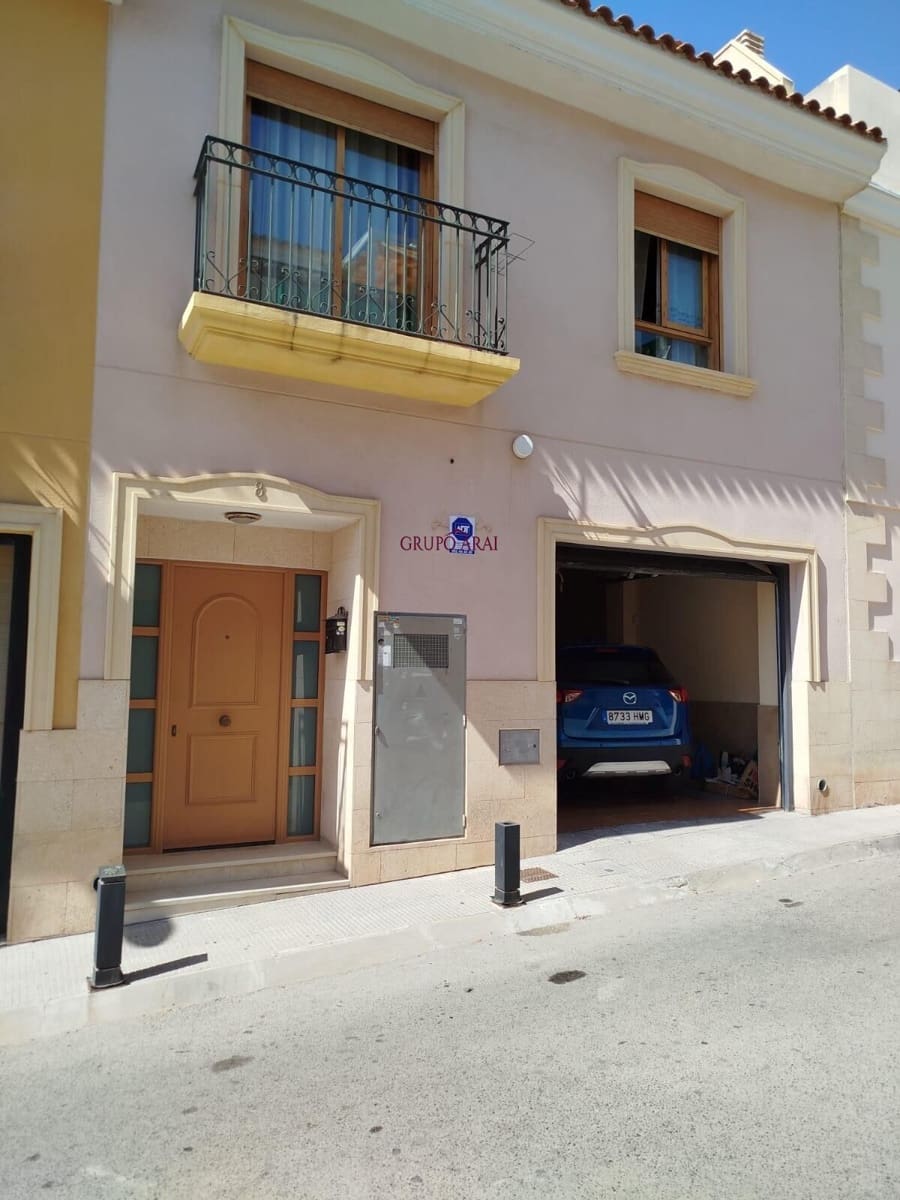 4 Zimmer Haus zu verkaufen in La Nucia mit Garage - 307.000 € (Ref: 9822746)