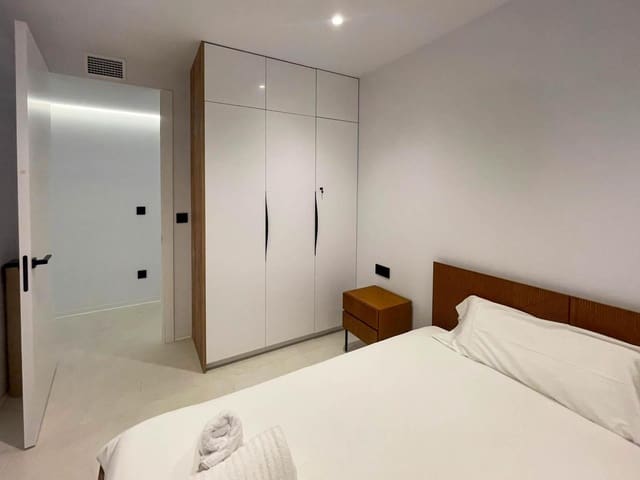 2 soveværelse Lejlighed til salg i Mercado, Alicante by - € 450.000 (Ref: 9829350)