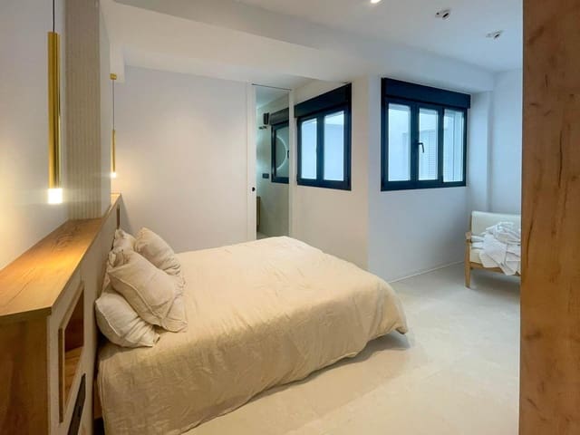 2 soveværelse Lejlighed til salg i Mercado, Alicante by - € 450.000 (Ref: 9829350)