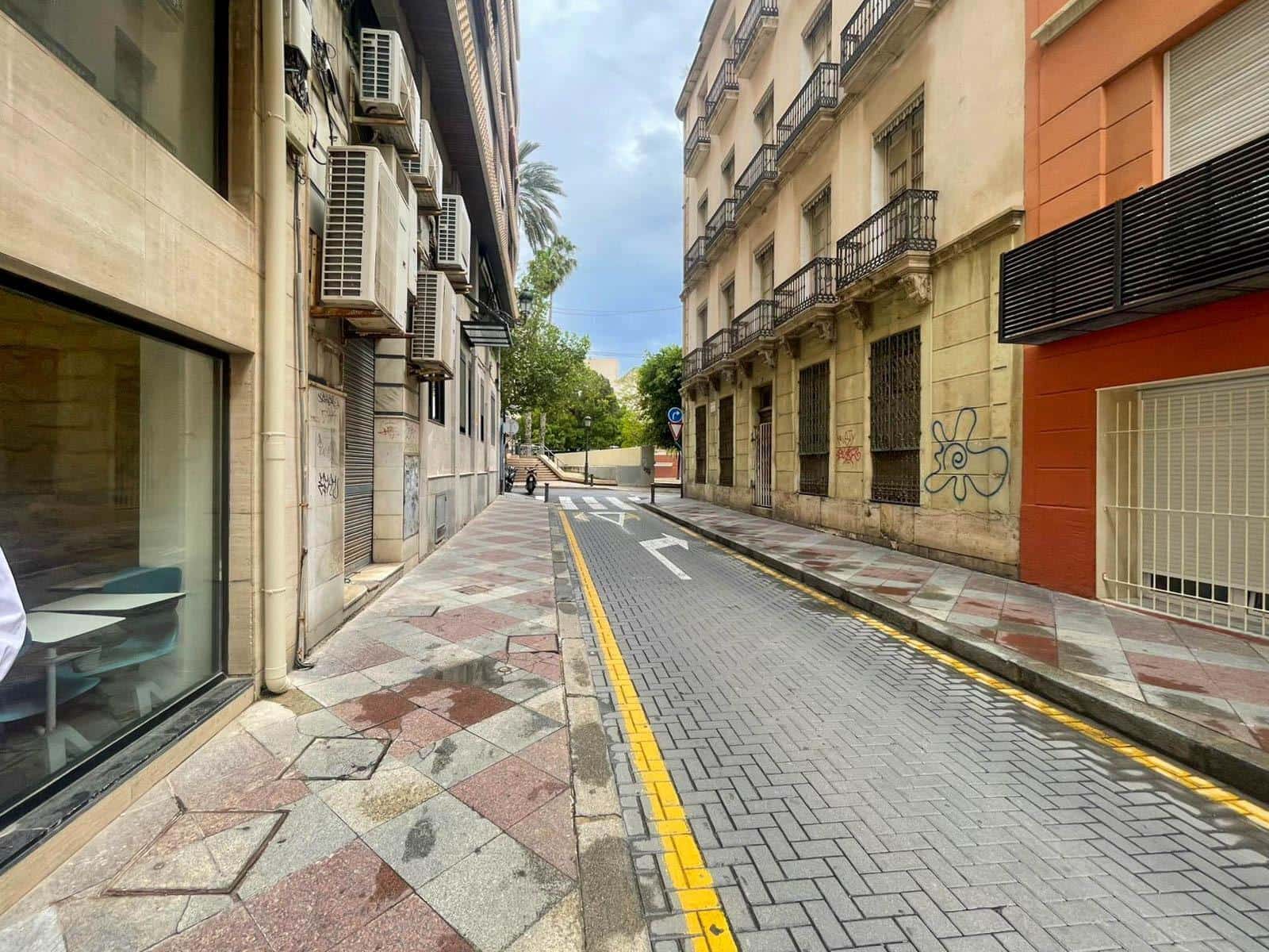 2 soveværelse Lejlighed til salg i Alicante by - € 450.000 (Ref: 9829350)