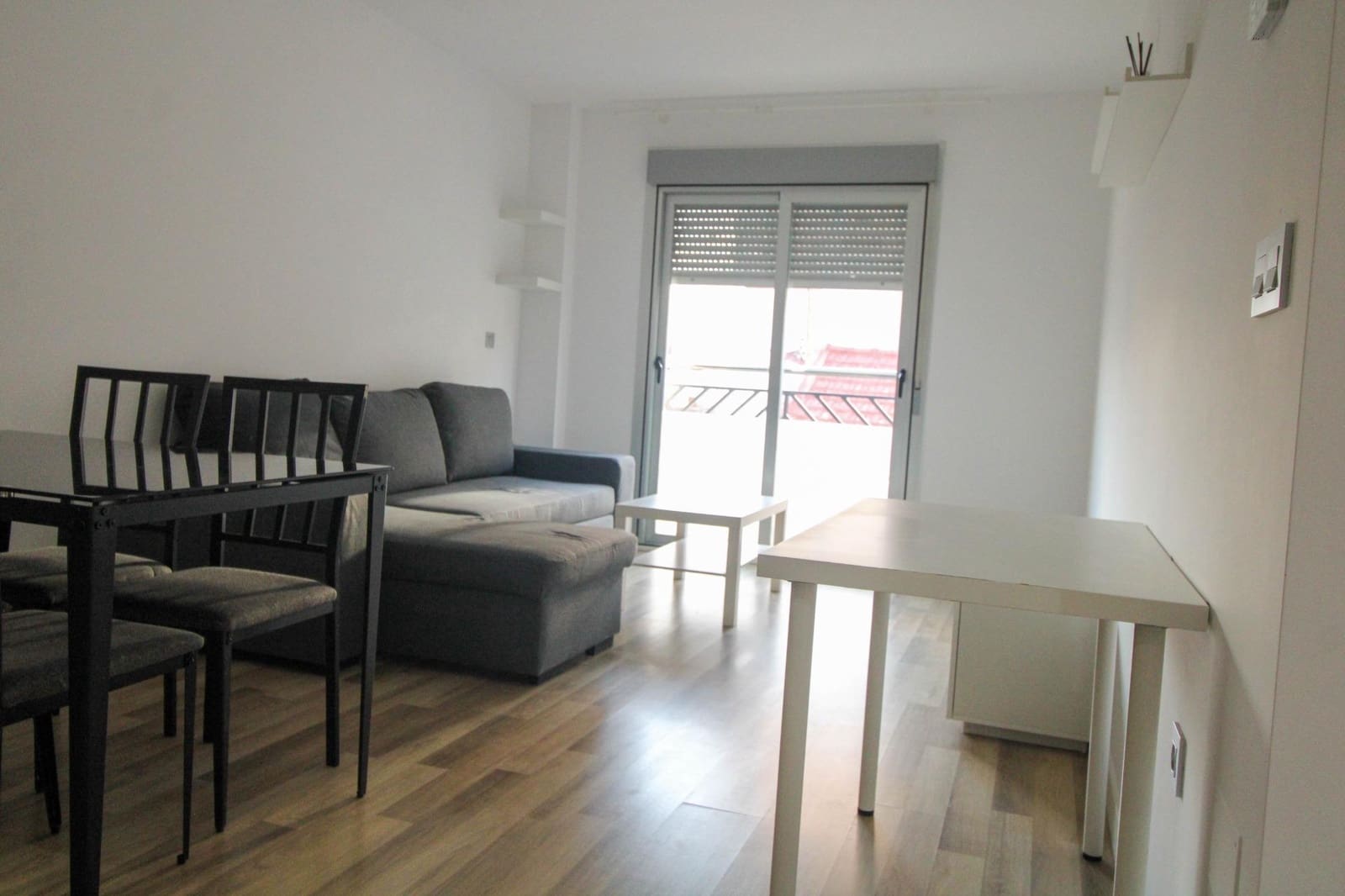 2 bedroom Flat for rent in Alicante / Alacant city - € 980 (Ref: 9839475)