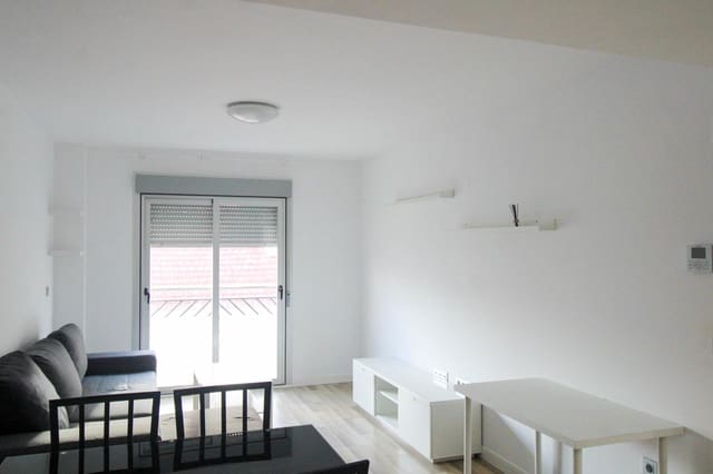 2 bedroom Flat for rent in Alicante / Alacant city - € 980 (Ref: 9839475)