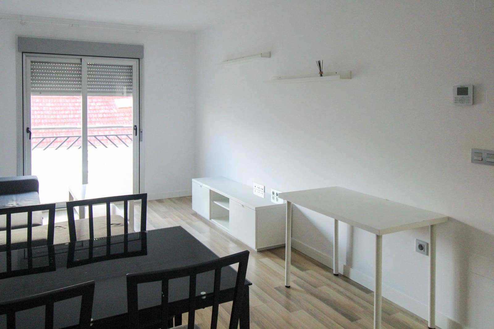 2 bedroom Flat for rent in Alicante / Alacant city - € 980 (Ref: 9839475)
