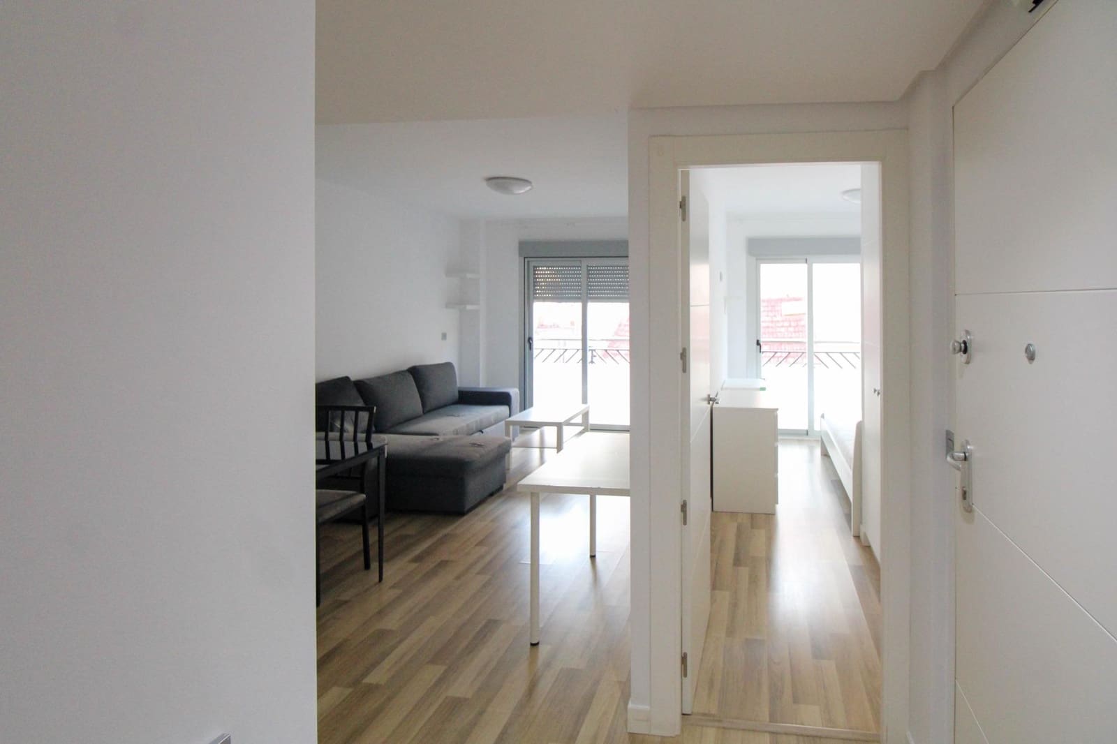 2 bedroom Flat for rent in Alicante / Alacant city - € 980 (Ref: 9839475)