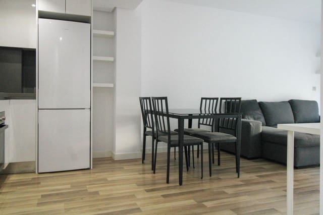 2 bedroom Flat for rent in Alicante / Alacant city - € 980 (Ref: 9839475)