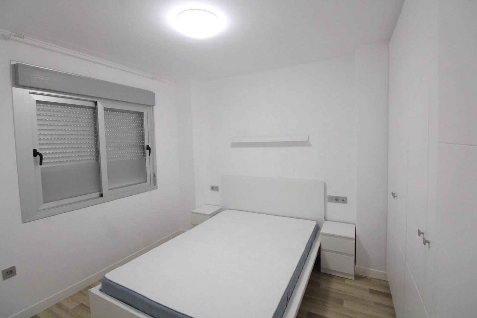 2 bedroom Flat for rent in Alicante / Alacant city - € 980 (Ref: 9839475)