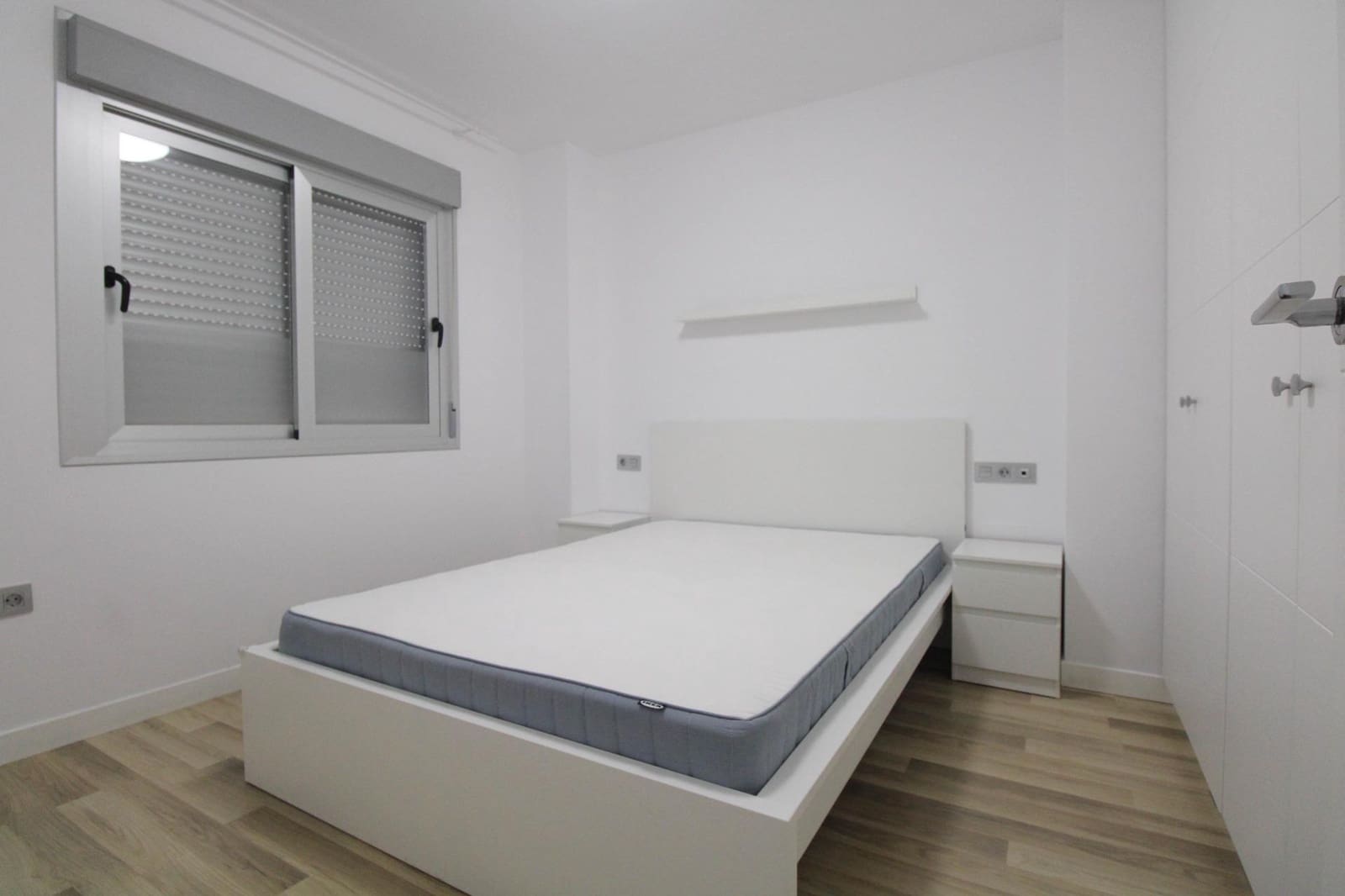 2 bedroom Flat for rent in Alicante / Alacant city - € 980 (Ref: 9839475)