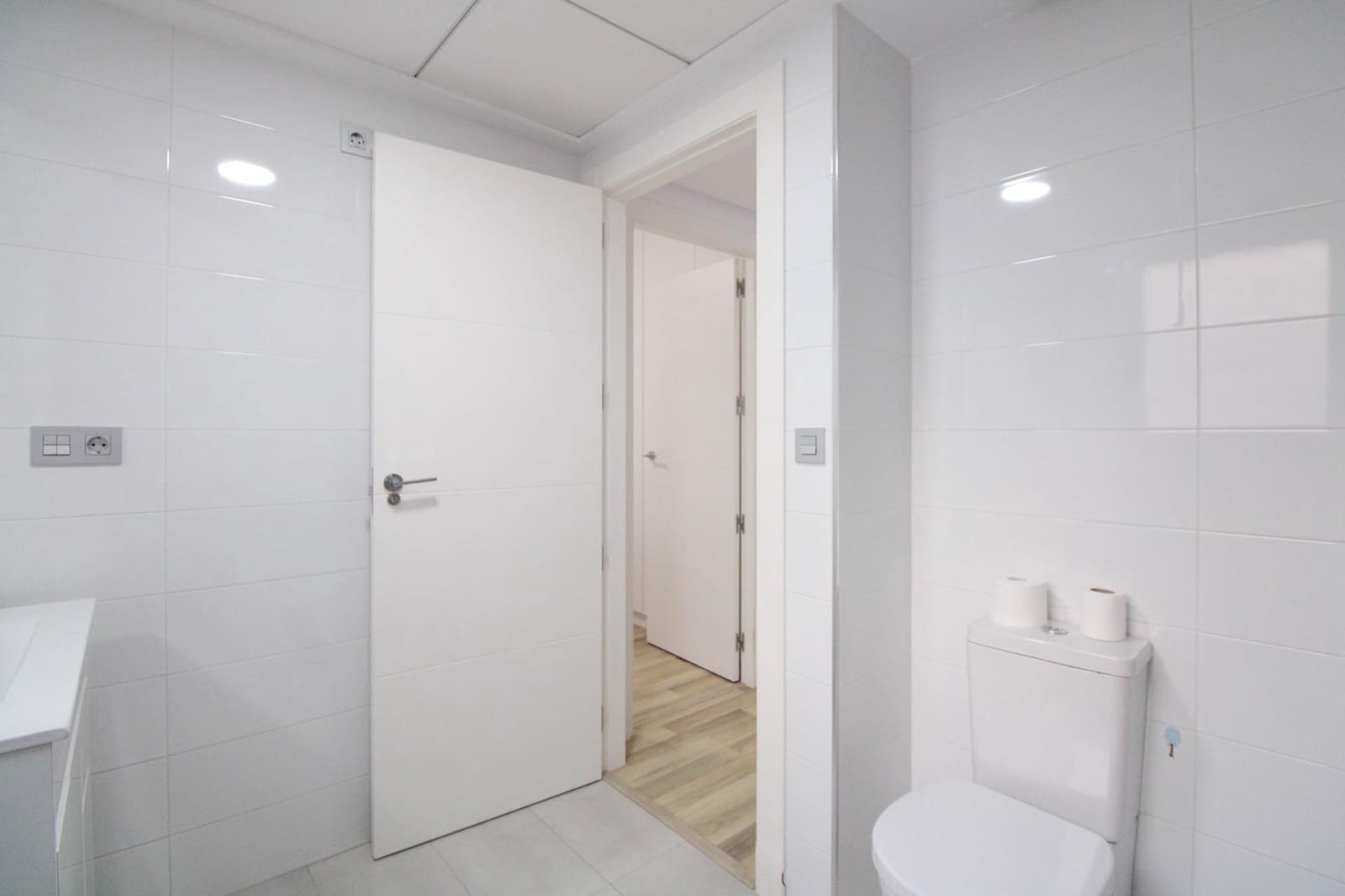 2 bedroom Flat for rent in Alicante / Alacant city - € 980 (Ref: 9839475)