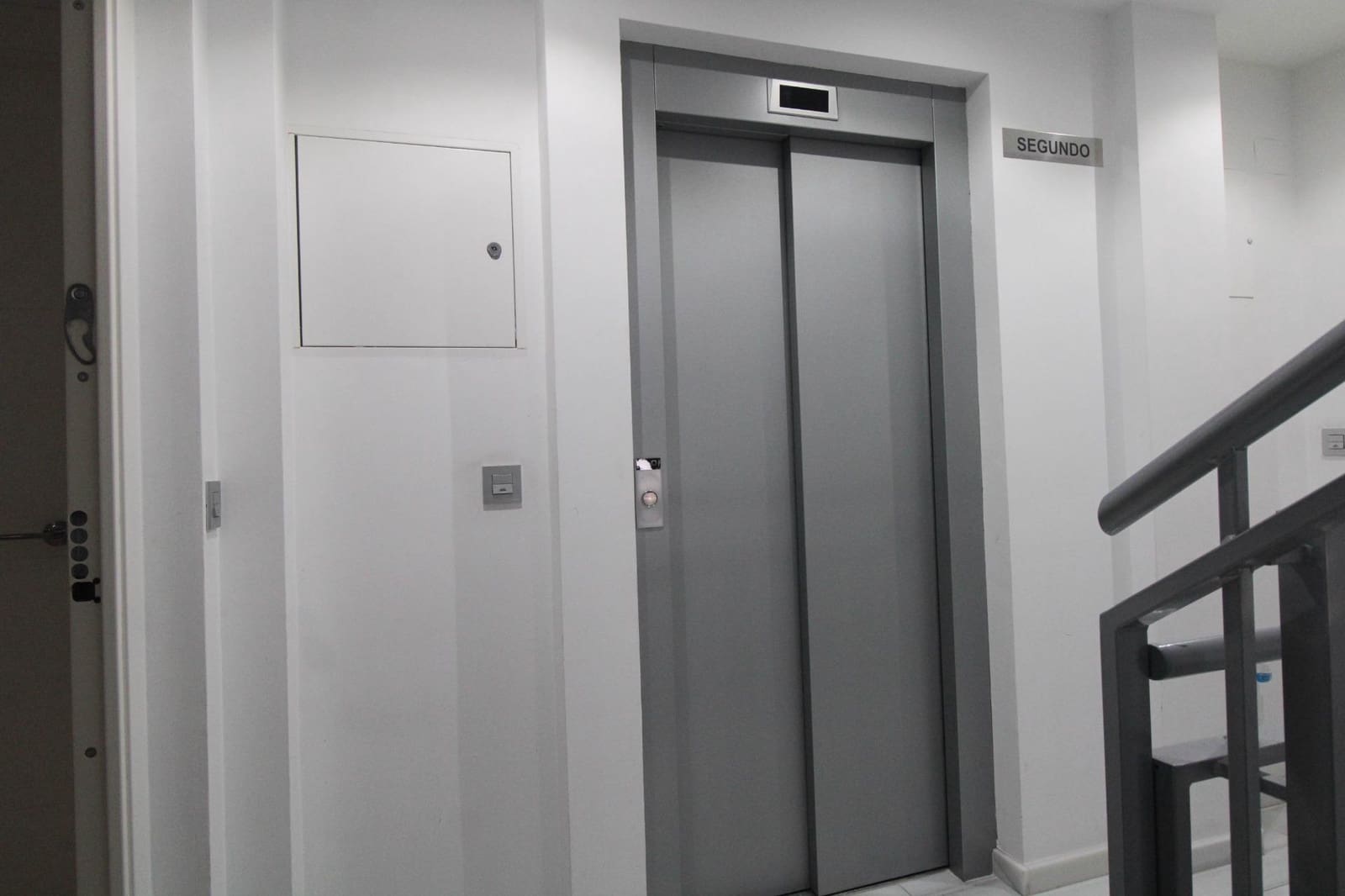 2 bedroom Flat for rent in Alicante / Alacant city - € 980 (Ref: 9839475)