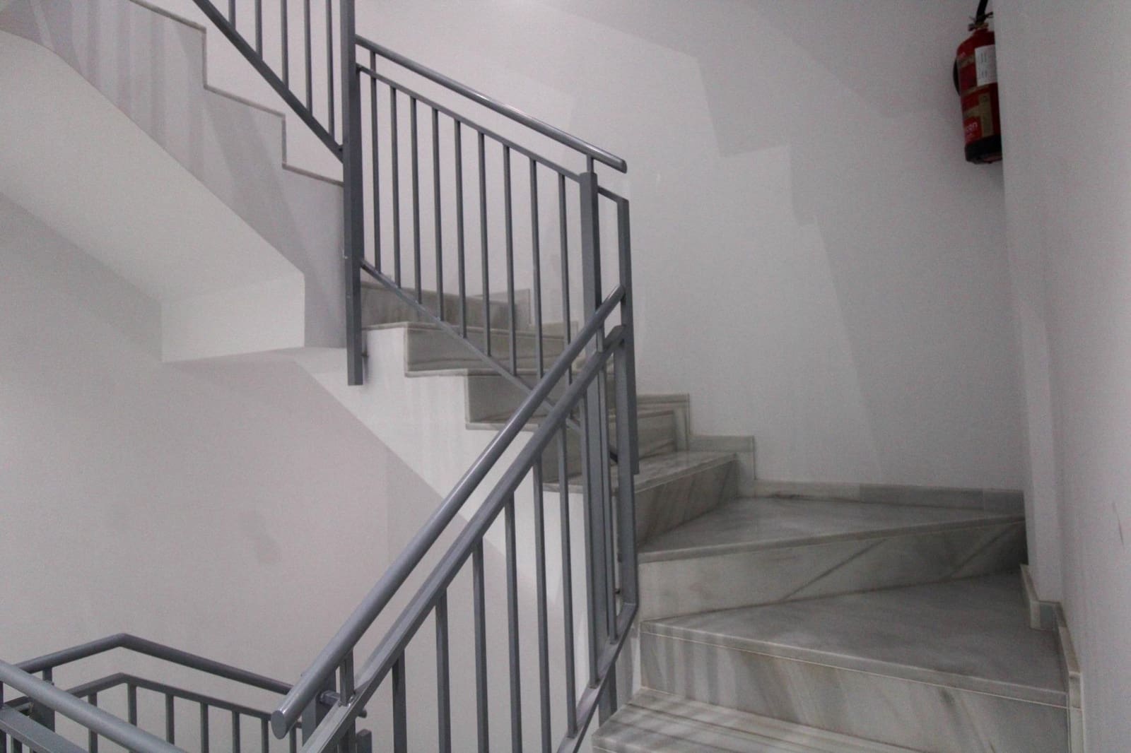 2 bedroom Flat for rent in Alicante / Alacant city - € 980 (Ref: 9839475)