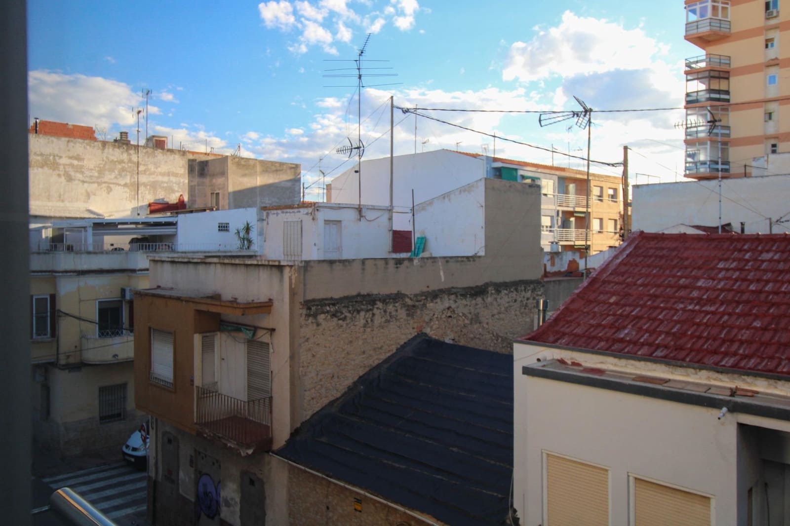 2 bedroom Flat for rent in Alicante / Alacant city - € 980 (Ref: 9839475)