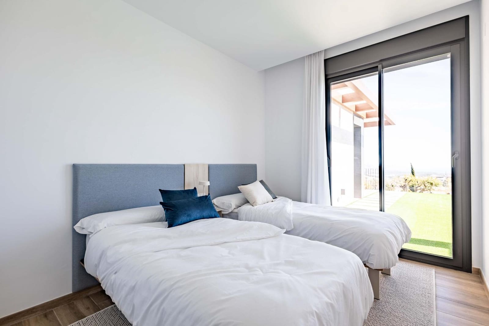 4 bedroom Villa for sale in Polop with pool - € 979,700 (Ref: 9839476)