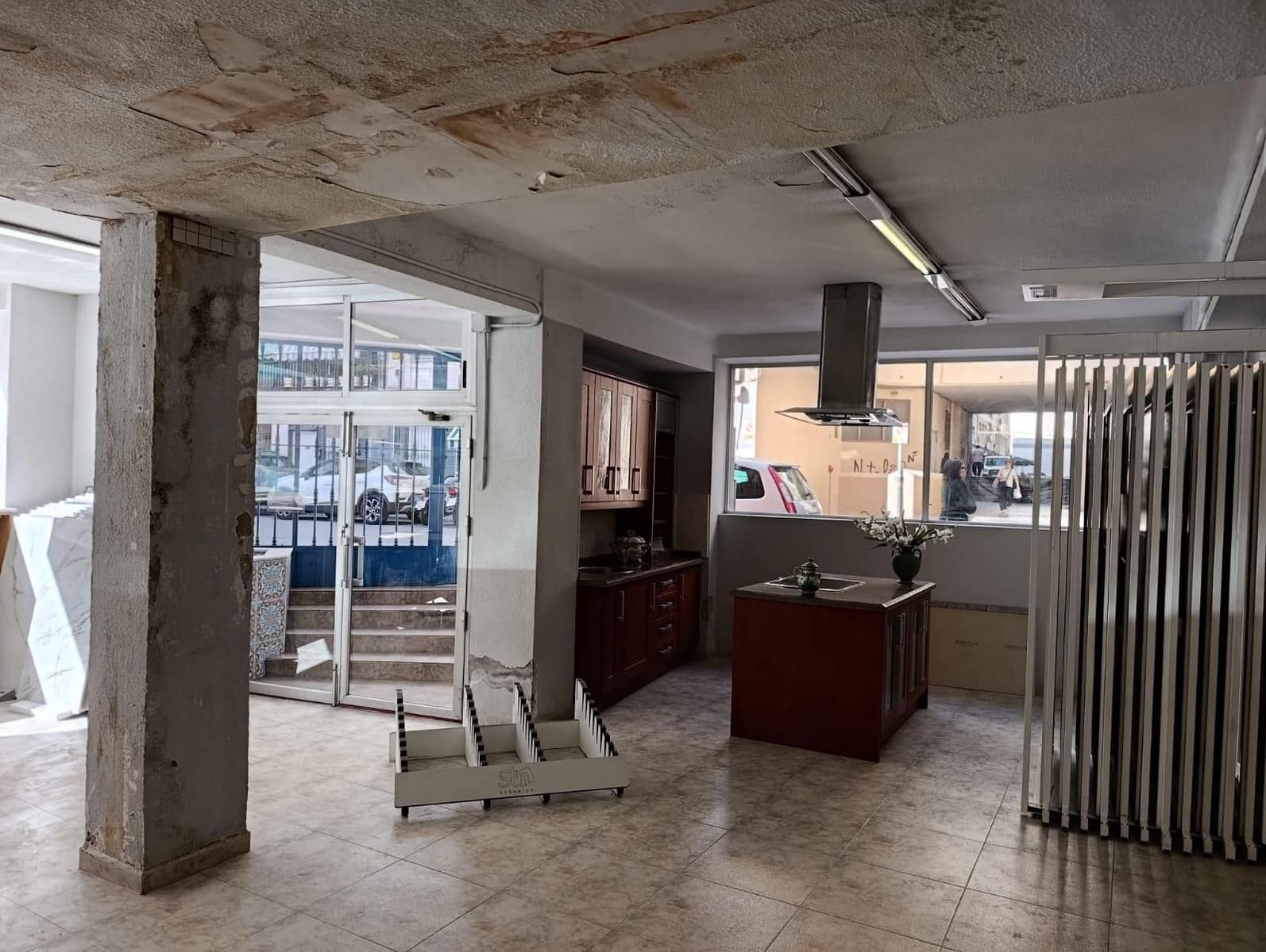Commercieel te koop in Alicante stad - € 950.000 (Ref: 9865878)