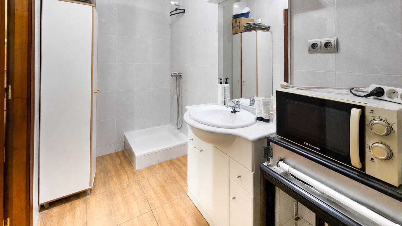 Kaupallinen myytävänä paikassa Alicante kaupunki - 117 000 € (Ref: 9868731)