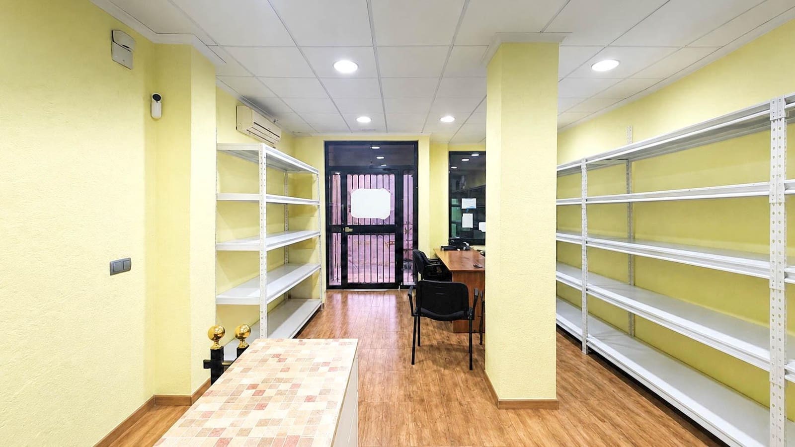 Kaupallinen myytävänä paikassa Alicante kaupunki - 117 000 € (Ref: 9868731)
