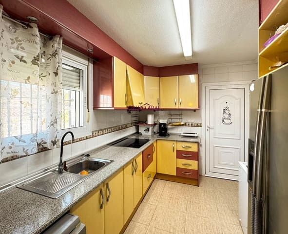 4 Zimmer Villa zu verkaufen in Monforte del Cid mit Pool Garage - 376.500 € (Ref: 9896204)