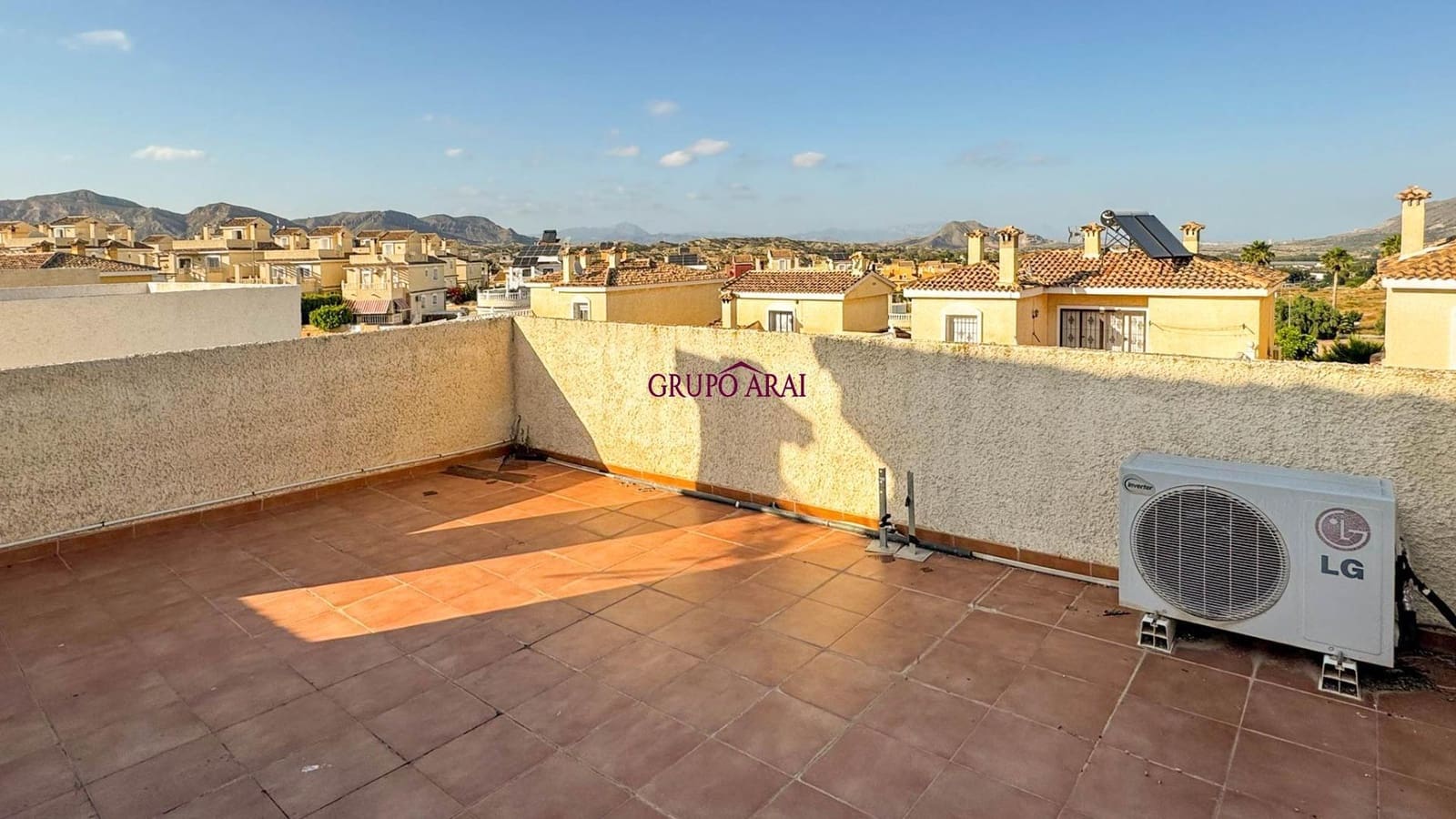 4 bedroom Villa for sale in Monforte del Cid with pool garage - € 376,500 (Ref: 9896204)