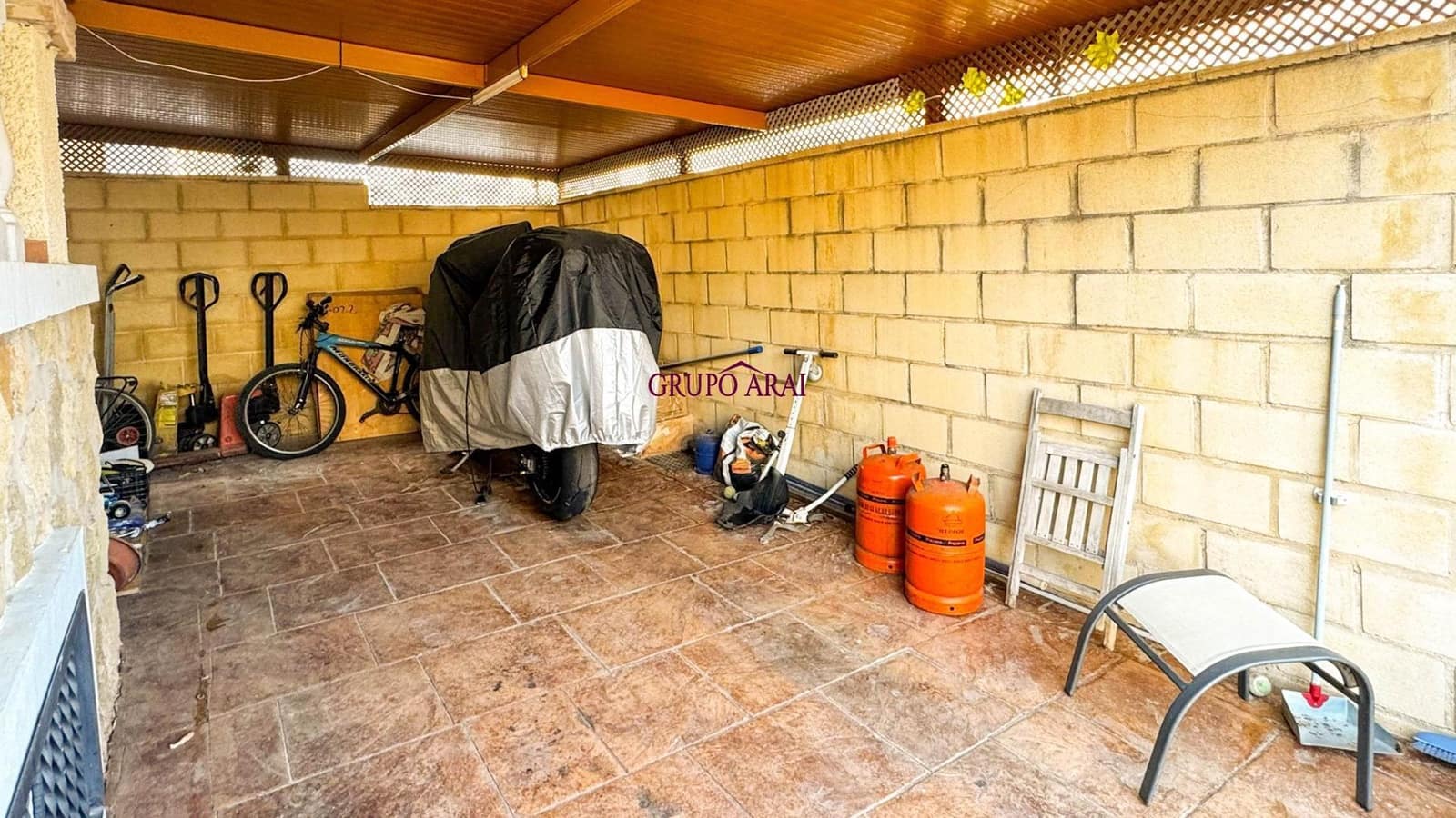 4 bedroom Villa for sale in Monforte del Cid with pool garage - € 376,500 (Ref: 9896204)