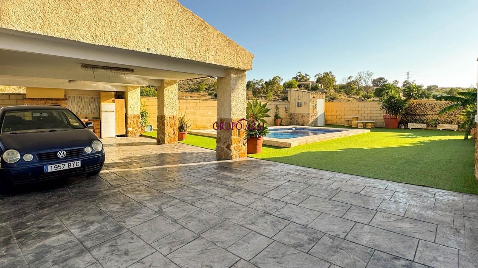 4 bedroom Villa for sale in Monforte del Cid with pool garage - € 376,500 (Ref: 9896204)