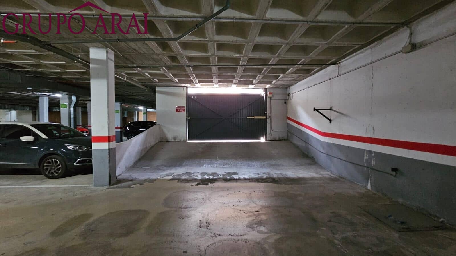 Autotalli myytävänä paikassa Alicante kaupunki - 13 000 € (Ref: 9898972)