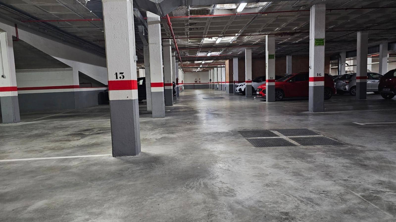 Autotalli myytävänä paikassa Alicante kaupunki - 15 000 € (Ref: 9898973)
