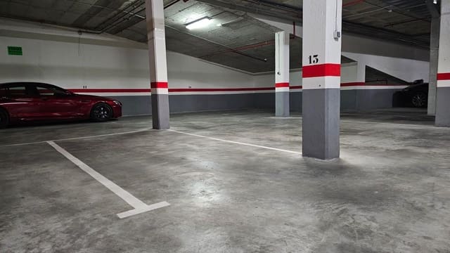 Autotalli myytävänä paikassa Alicante kaupunki - 15 000 € (Ref: 9898973)