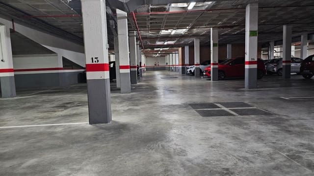 Autotalli myytävänä paikassa Alicante kaupunki - 15 000 € (Ref: 9898973)