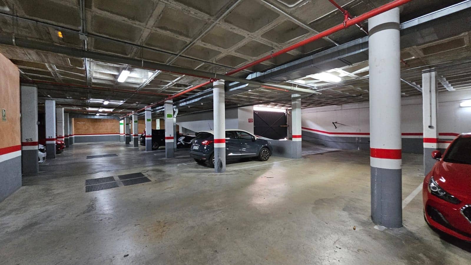 Autotalli myytävänä paikassa Alicante kaupunki - 15 000 € (Ref: 9898973)
