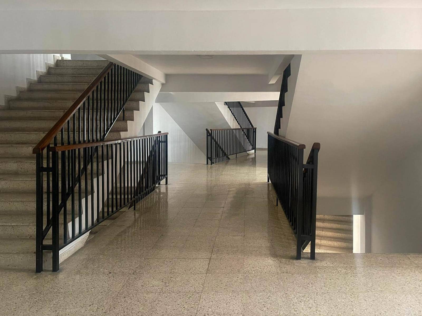2 soveværelse Lejlighed til salg i Alicante by med garage - € 230.000 (Ref: 9904155)
